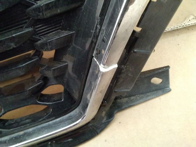 bontott HYUNDAI I30 Hűtőrács