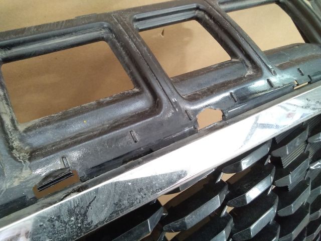 bontott HYUNDAI I30 Hűtőrács