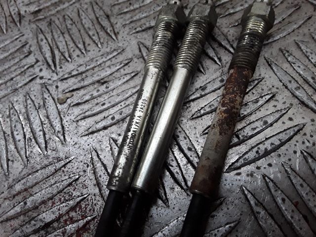 bontott HYUNDAI I30 Izzító/Gyújtó Gyertya