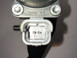 bontott HYUNDAI I30 Jobb első Ablakemelő Motor