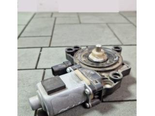 bontott HYUNDAI I30 Jobb első Ablakemelő Motor