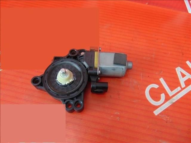 bontott HYUNDAI I30 Jobb első Ablakemelő Motor