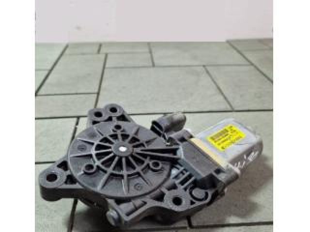 bontott HYUNDAI I30 Jobb első Ablakemelő Motor