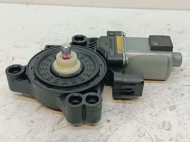 bontott HYUNDAI I30 Jobb első Ablakemelő Motor