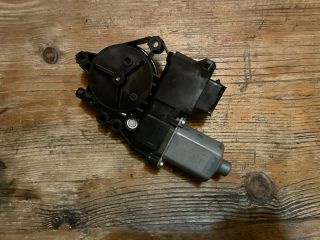 bontott HYUNDAI I30 Jobb első Ablakemelő Motor