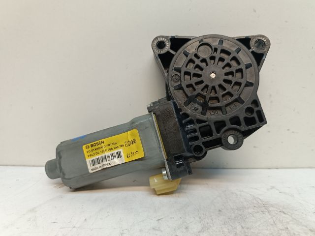 bontott HYUNDAI I30 Jobb első Ablakemelő Motor