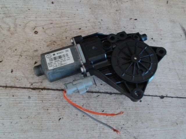 bontott HYUNDAI I30 Jobb első Ablakemelő Motor