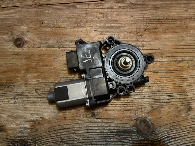 bontott HYUNDAI I30 Jobb első Ablakemelő Motor