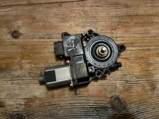 bontott HYUNDAI I30 Jobb első Ablakemelő Motor