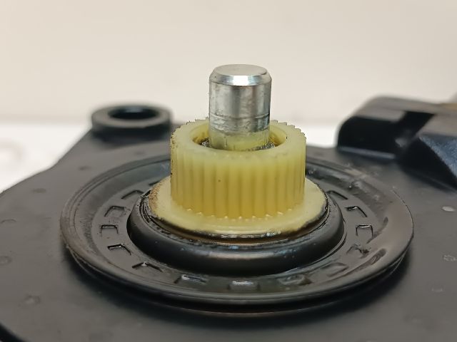 bontott HYUNDAI I30 Jobb első Ablakemelő Motor