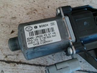 bontott HYUNDAI I30 Jobb első Ablakemelő Motor