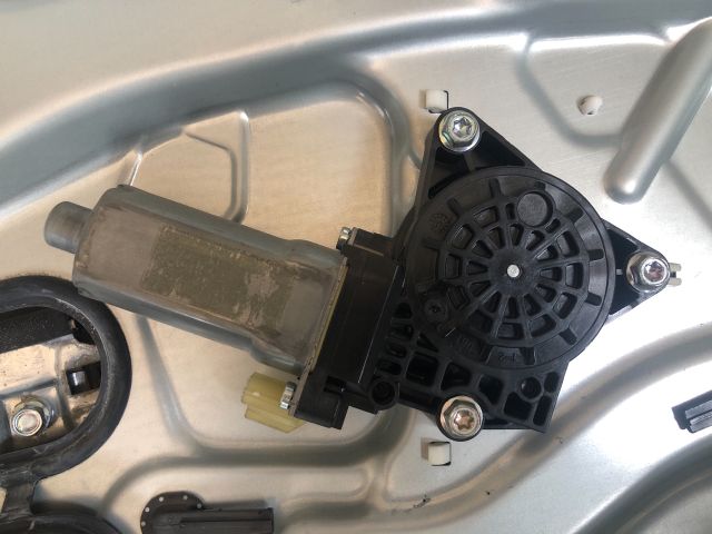 bontott HYUNDAI I30 Jobb első Ablakemelő Szerkezet (Elektromos)