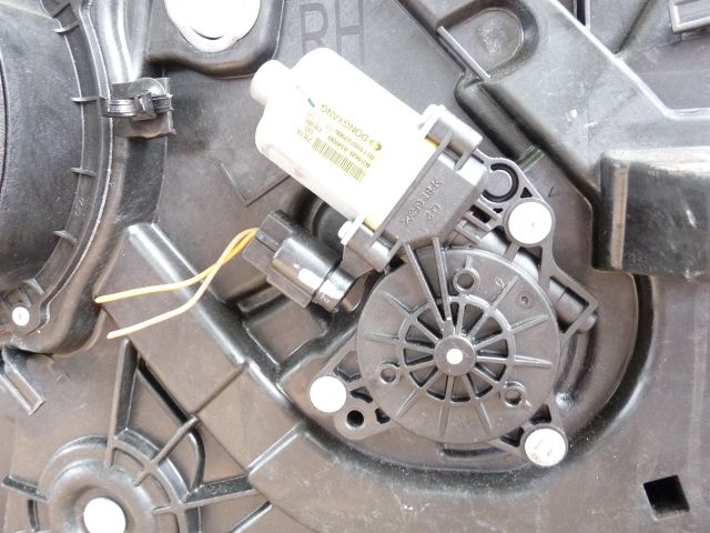 bontott HYUNDAI I30 Jobb első Ablakemelő Szerkezet (Elektromos)