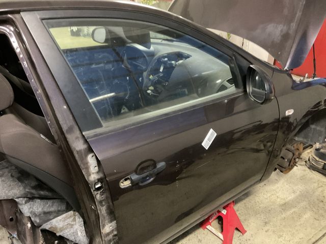 bontott HYUNDAI I30 Jobb első Ajtó (Részeivel)