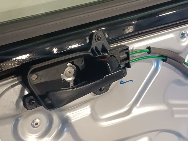 bontott HYUNDAI I30 Jobb első Ajtó (Részeivel)