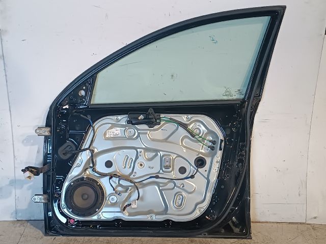 bontott HYUNDAI I30 Jobb első Ajtó (Részeivel)