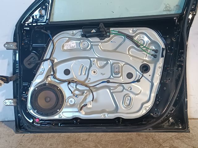 bontott HYUNDAI I30 Jobb első Ajtó (Részeivel)