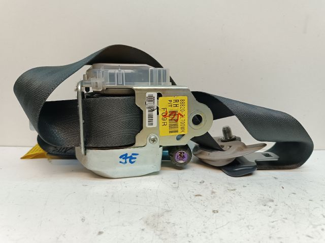 bontott HYUNDAI I30 Jobb első Biztonsági Öv