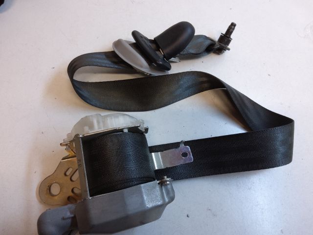 bontott HYUNDAI I30 Jobb első Biztonsági Öv