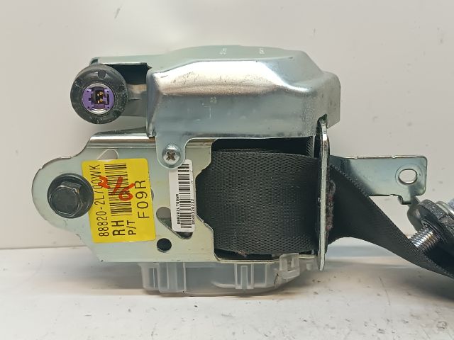 bontott HYUNDAI I30 Jobb első Biztonsági Öv