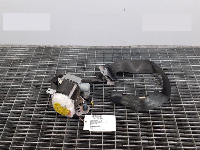 bontott HYUNDAI I30 Jobb első Biztonsági Öv