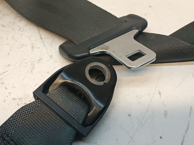 bontott HYUNDAI I30 Jobb első Biztonsági Öv