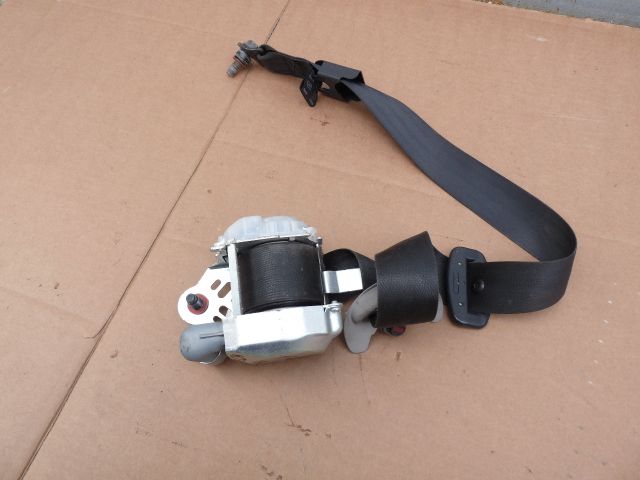 bontott HYUNDAI I30 Jobb első Biztonsági Öv