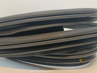 bontott HYUNDAI I30 Jobb első Gumikéder