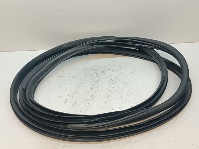 bontott HYUNDAI I30 Jobb első Gumikéder