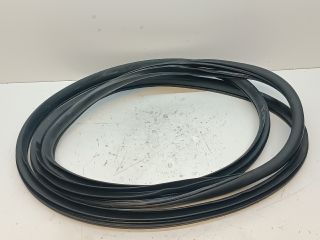 bontott HYUNDAI I30 Jobb első Gumikéder