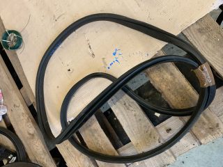 bontott HYUNDAI I30 Jobb első Gumikéder