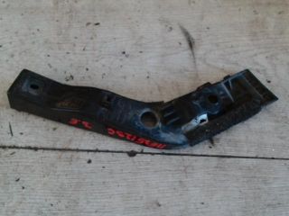 bontott HYUNDAI I30 Jobb első Lökhárító Tartó (Műanyag)