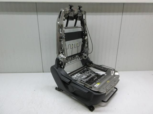 bontott HYUNDAI I30 Jobb első Ülés Váz