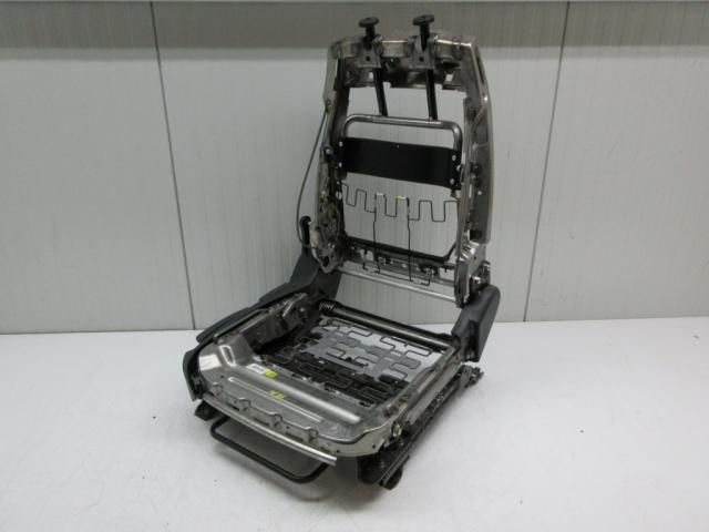 bontott HYUNDAI I30 Jobb első Ülés Váz