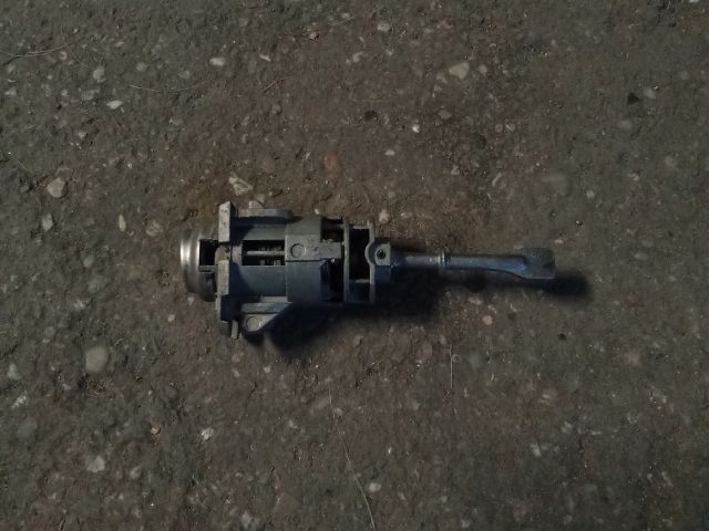 bontott HYUNDAI I30 Jobb első Zárbetét