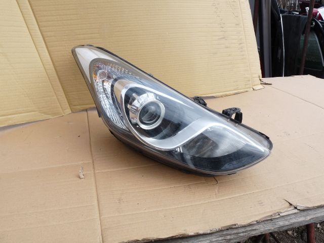 bontott HYUNDAI I30 Jobb Fényszóró