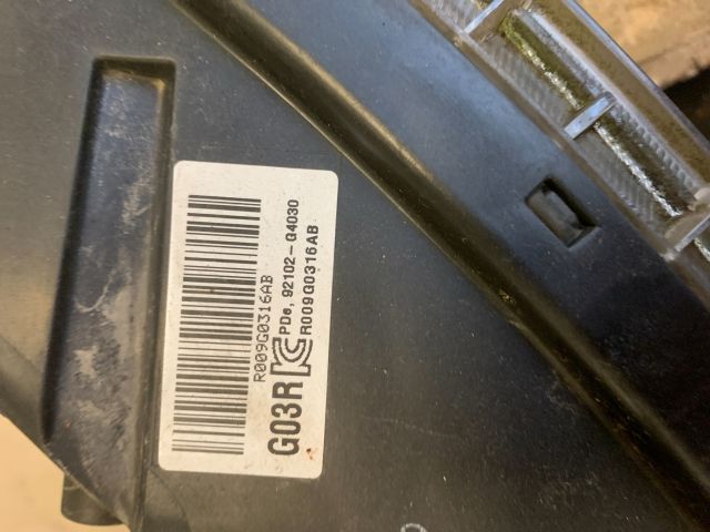 bontott HYUNDAI I30 Jobb Fényszóró