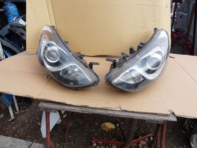 bontott HYUNDAI I30 Jobb Fényszóró