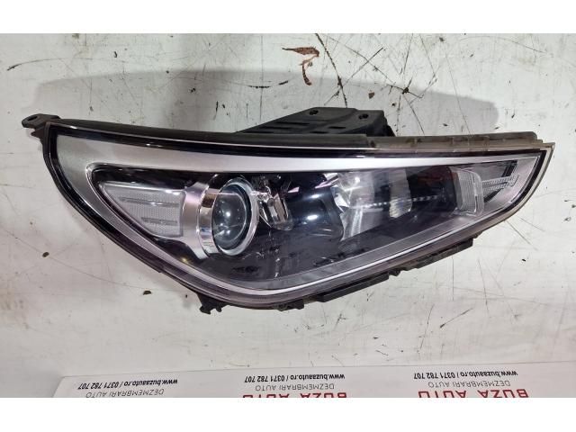 bontott HYUNDAI I30 Jobb Fényszóró