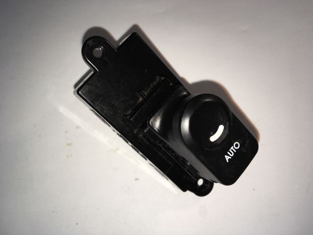 bontott HYUNDAI I30 Jobb hátsó Ablakemelő Kapcsoló