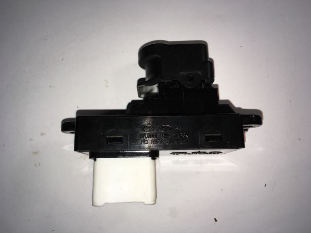 bontott HYUNDAI I30 Jobb hátsó Ablakemelő Kapcsoló