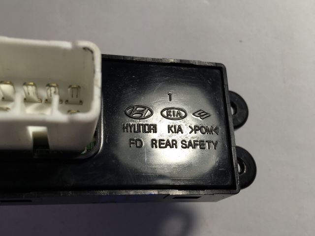 bontott HYUNDAI I30 Jobb hátsó Ablakemelő Kapcsoló