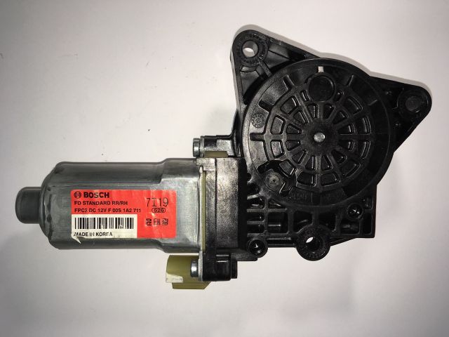 bontott HYUNDAI I30 Jobb hátsó Ablakemelő Motor