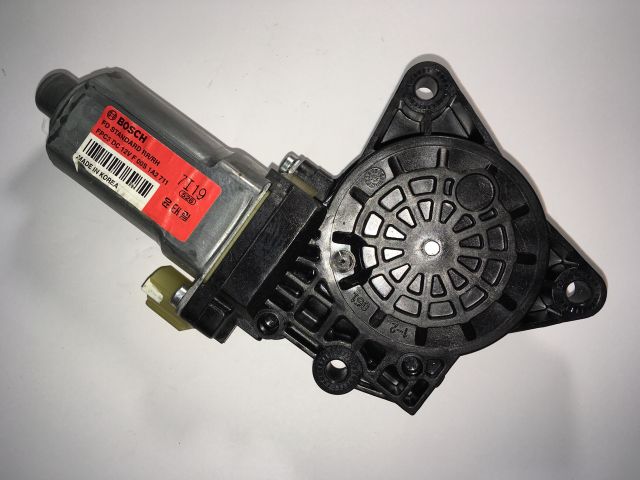 bontott HYUNDAI I30 Jobb hátsó Ablakemelő Motor