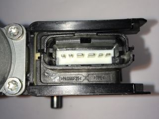 bontott HYUNDAI I30 Jobb hátsó Ablakemelő Motor