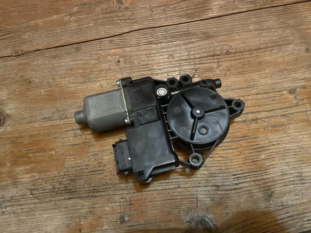 bontott HYUNDAI I30 Jobb hátsó Ablakemelő Motor