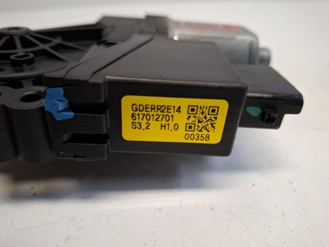 bontott HYUNDAI I30 Jobb hátsó Ablakemelő Motor