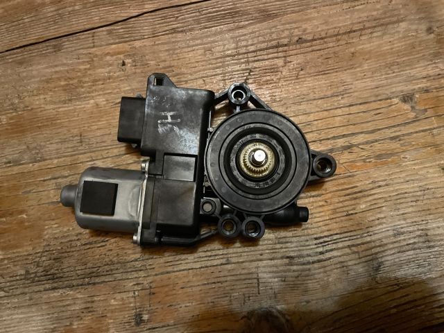 bontott HYUNDAI I30 Jobb hátsó Ablakemelő Motor