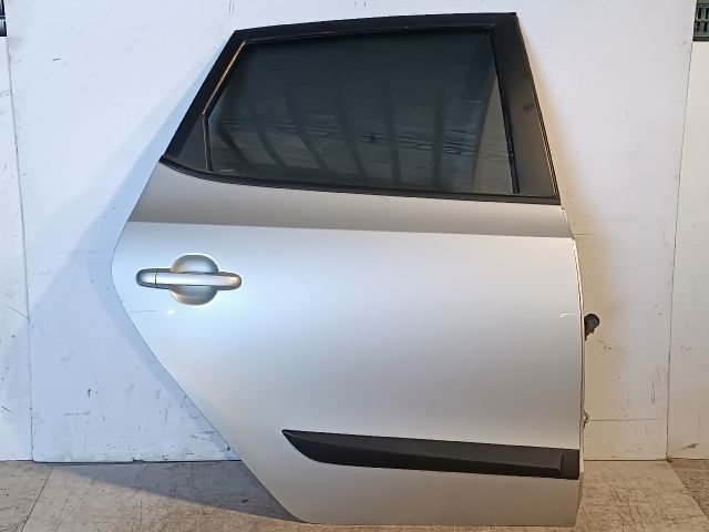 bontott HYUNDAI I30 Jobb hátsó Ajtó (Részeivel)