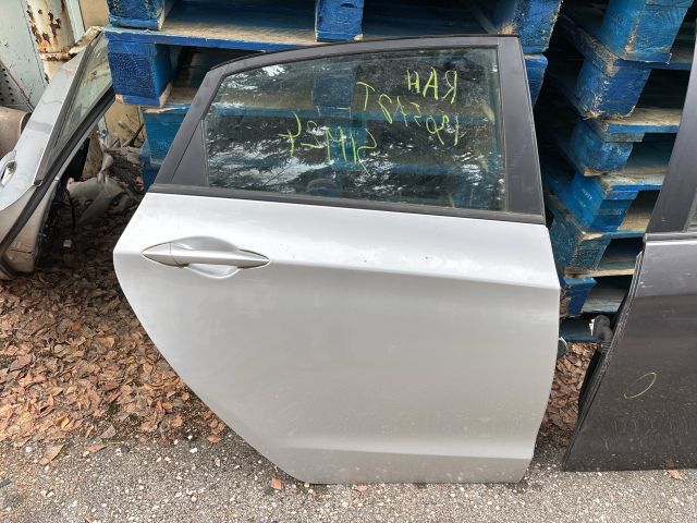 bontott HYUNDAI I30 Jobb hátsó Ajtó (Részeivel)